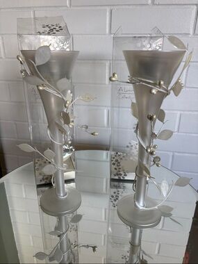 Elegant Silver Leaf Vine Candle Holders - Pair